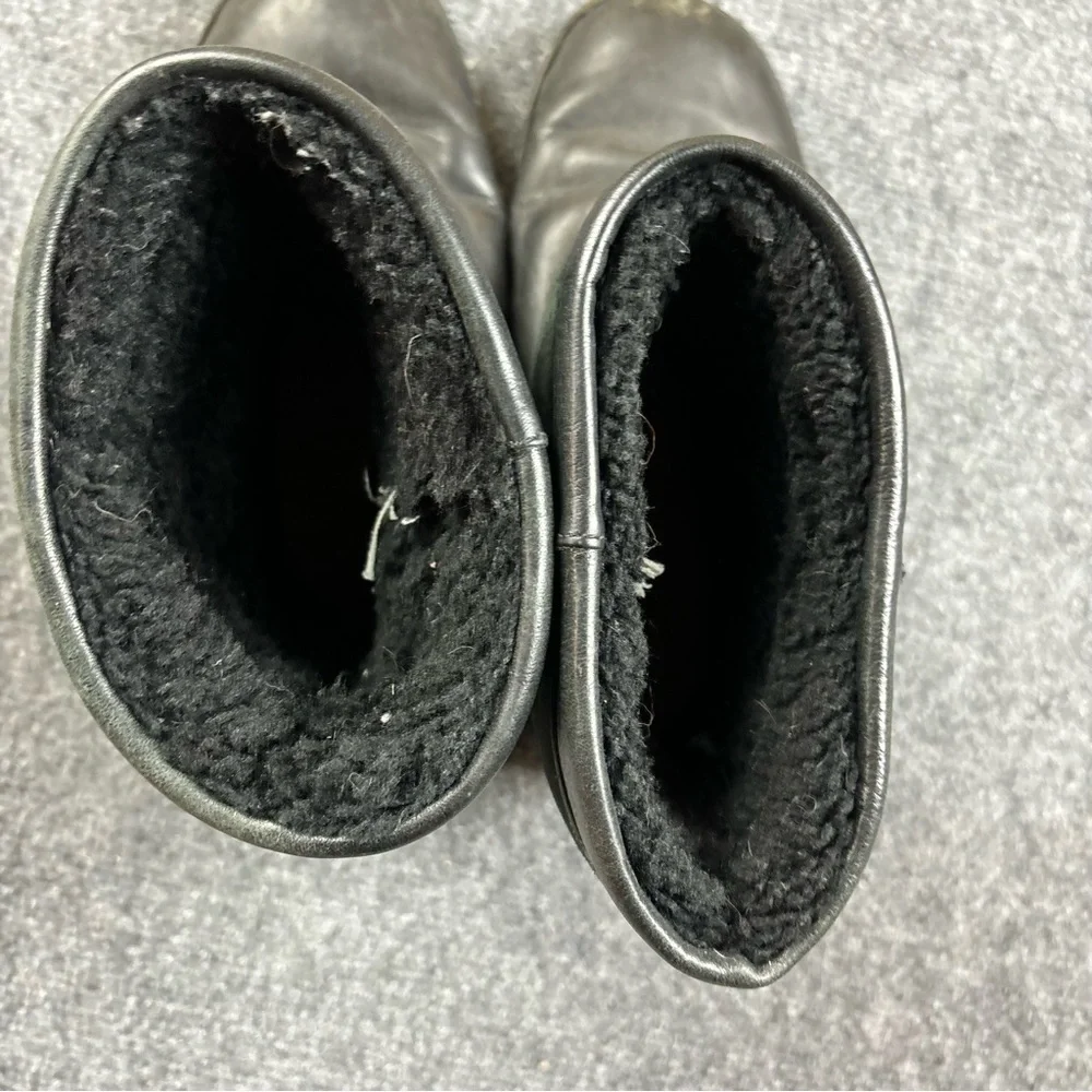 UGGS Men’s Brooks Black Suede/Leather Mid Winter Boot size: 8